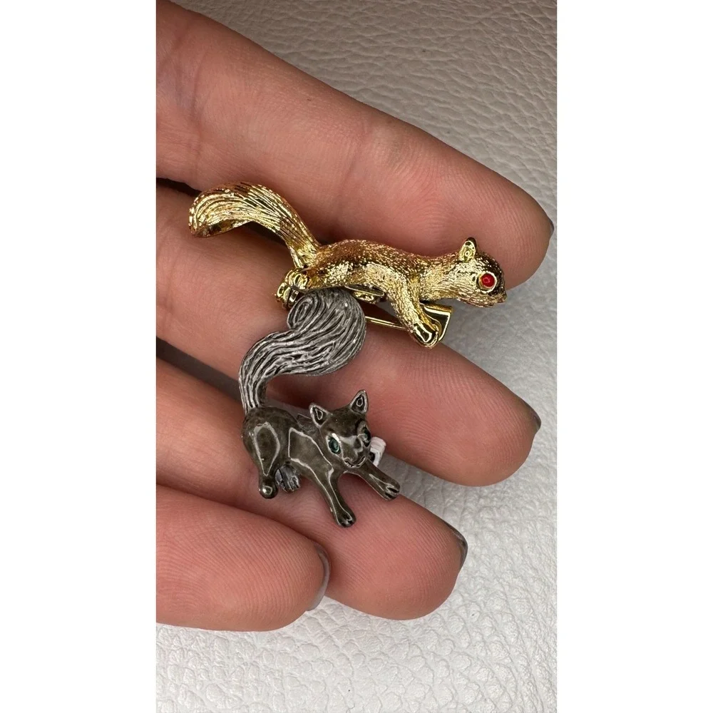 2‎ Vintage Signed Gerry's Squirrel Brooches Enamel and Gold Tone Animal Pins